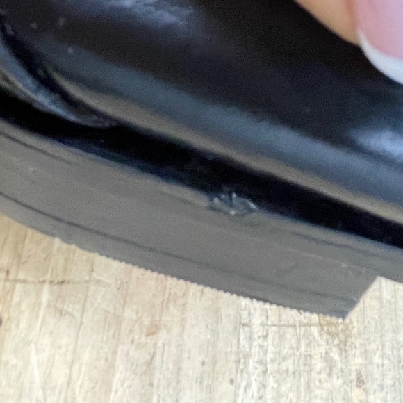 G.H. Bass - Whitney Weejuns Black Leather Penny Loafers - Women's 9 - Picture 14 of 14